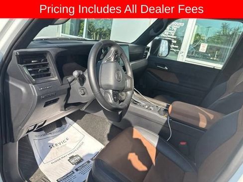 Used 2024 Lexus GX 550 w/ Accessory Package (31) AWD/4WD image 6
