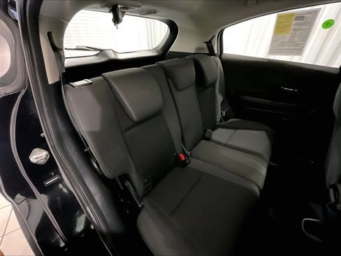Used 2019 Honda HR-V LX image 16