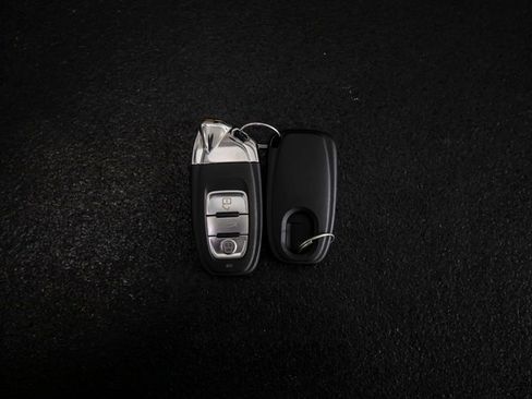 Used 2020 Lamborghini Huracan EVO image 47