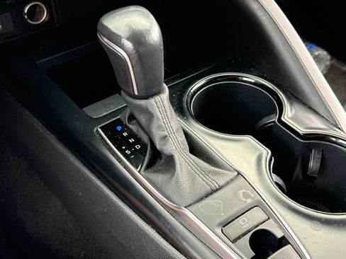 Used 2020 Toyota Camry SE AWD/4WD image 28
