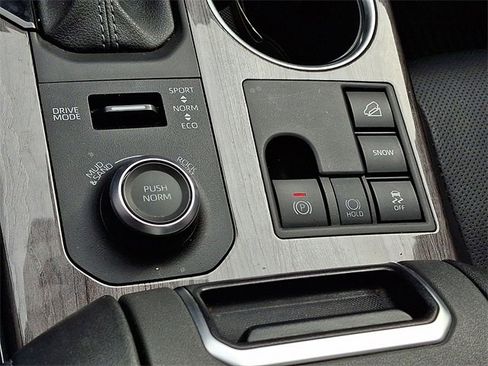 Used 2024 Toyota Highlander Platinum image 27