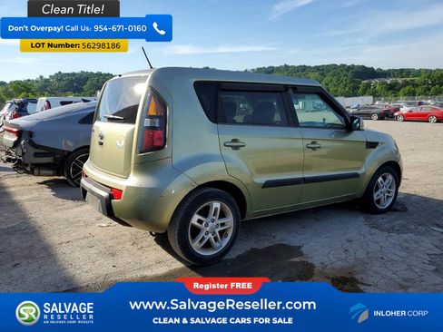 Used 2011 Kia Soul + w/ Audio Pkg FWD image 4