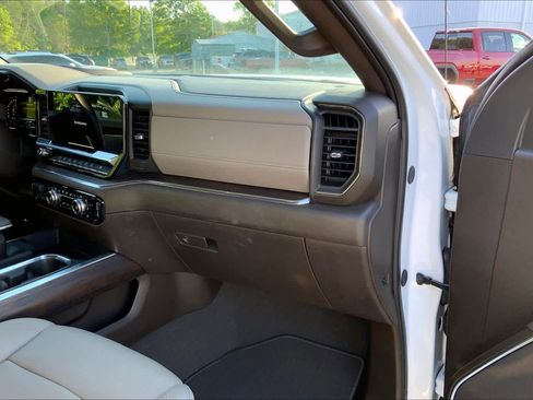 Used 2025 GMC Sierra 1500 SLT w/ SLT Premium Plus Package image 18