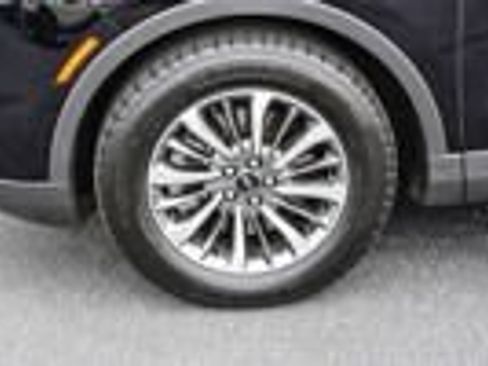 Used 2023 Lincoln Nautilus AWD w/ Premium Package image 10