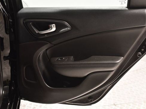 Used 2015 Chrysler 200 S w/ Comfort Group image 29