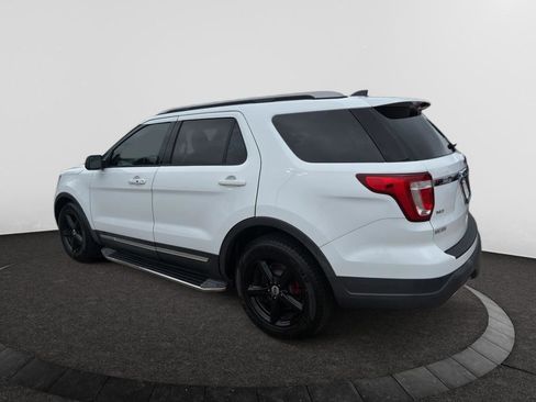 Used 2019 Ford Explorer XLT w/ Class III Trailer Tow Package FWD image 6