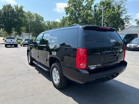 Used 2013 GMC Yukon XL SLT w/ SLT-2 Equipment Package AWD/4WD image 5