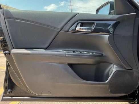 Used 2014 Honda Accord Sport image 30