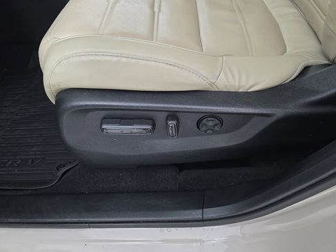 Used 2018 Honda CR-V EX-L image 16