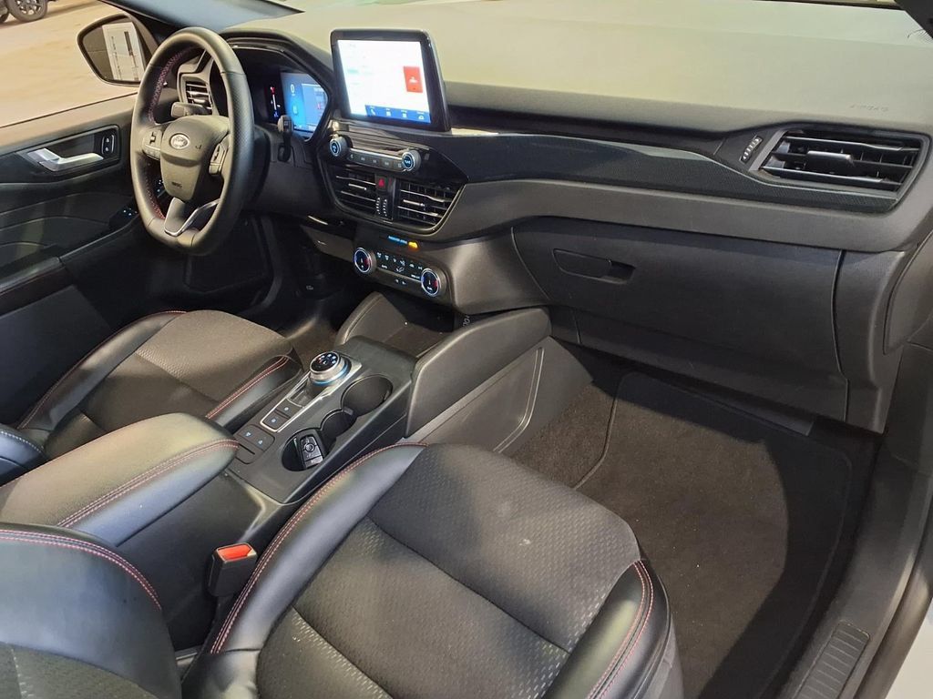 Used 2025 Ford Escape ST-Line FWD image 31