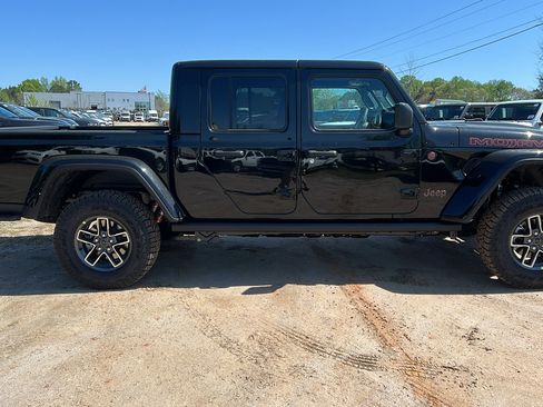 New 2025 Jeep Gladiator Mojave image 7