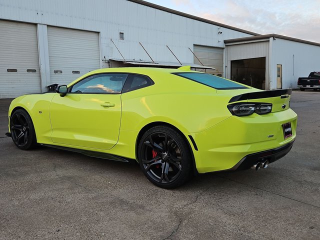 Used 2021 Chevrolet Camaro SS RWD image 7
