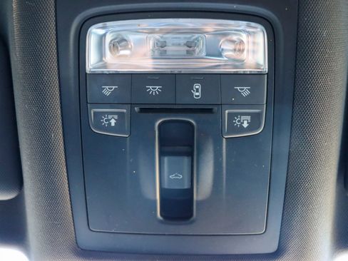 Used 2018 Audi Q3 2.0T Premium image 41