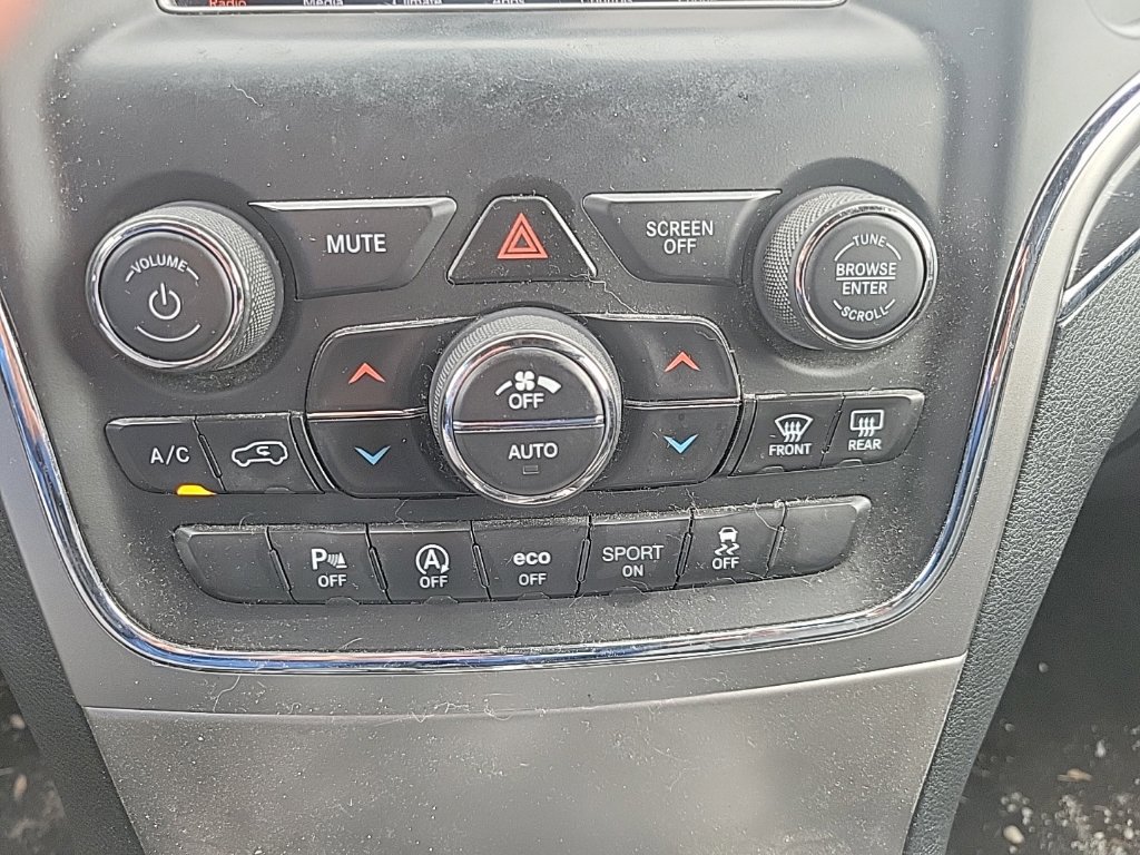 Used 2018 Jeep Grand Cherokee Limited AWD/4WD image 16