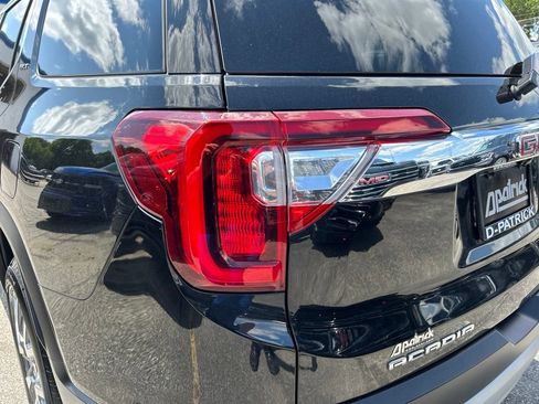 Used 2023 GMC Acadia SLT w/ Preferred Package AWD/4WD image 9