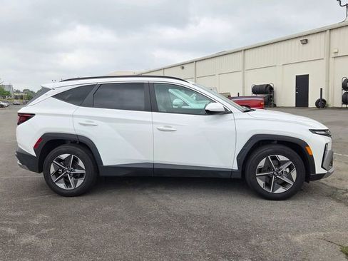 Used 2025 Hyundai Tucson SEL FWD image 4