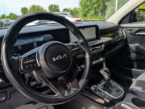 Used 2024 Kia Seltos S AWD/4WD image 26