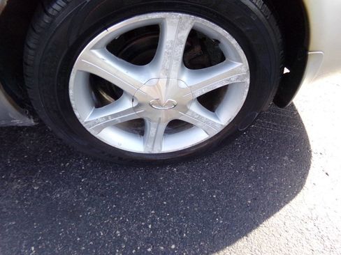 Used 2003 INFINITI I35 w/ Sunroof & Sunshade Pkg image 35