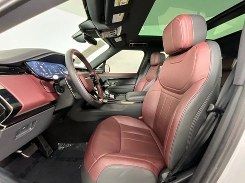 Used 2025 Land Rover Range Rover Sport Dynamic SE image 16