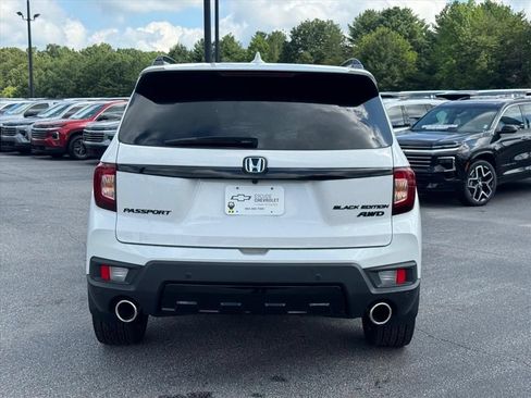 Used 2025 Honda Passport Black Edition image 4