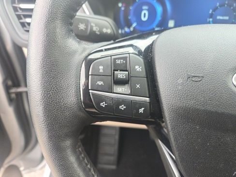 Used 2021 Ford Escape Titanium w/ Class II Trailer Tow Package image 19