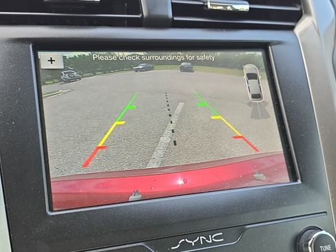 Used 2019 Ford Fusion SE w/ Equipment Group 151A image 16