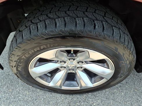 Used 2019 RAM 1500 Limited AWD/4WD image 10