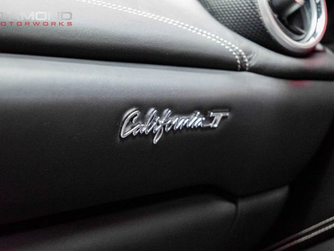 Used 2015 Ferrari California T image 17