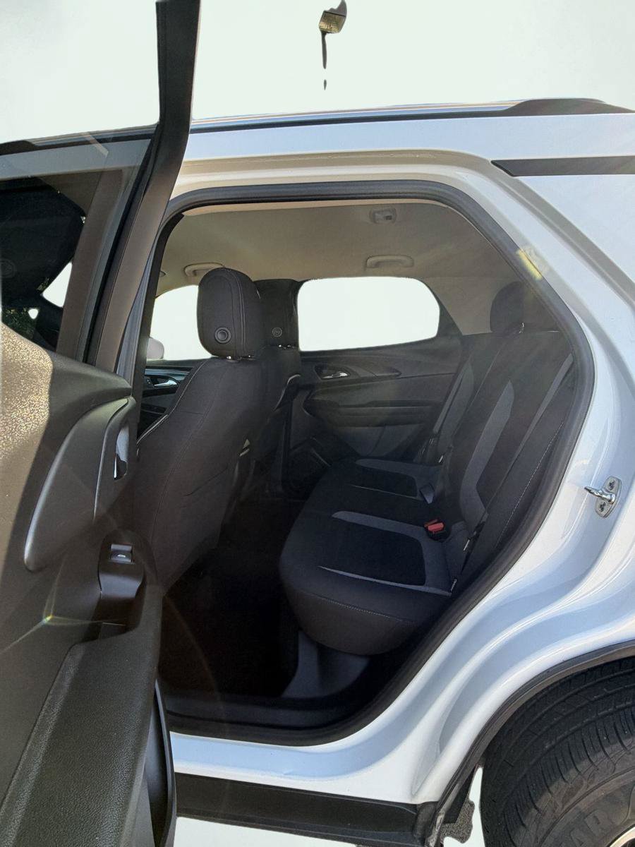 Used 2025 Chevrolet TrailBlazer LT AWD/4WD image 12
