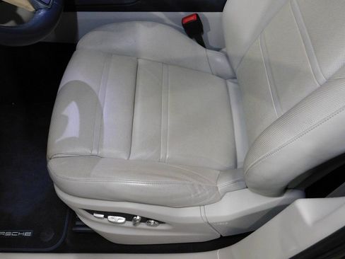 Used 2021 Porsche Cayenne GTS image 39