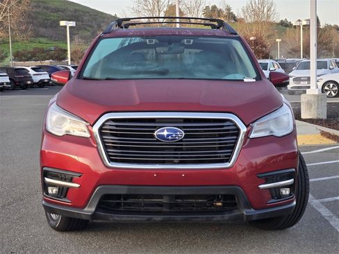 Used 2022 Subaru Ascent Limited w/ Technology Package image 2