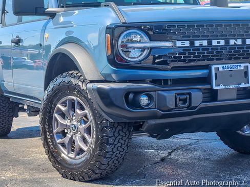 Used 2025 Ford Bronco Badlands AWD/4WD image 3