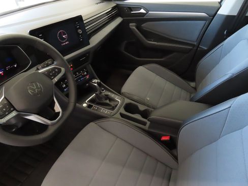 New 2026 Volkswagen Jetta SE FWD image 22