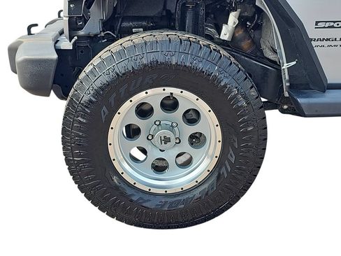 Used 2018 Jeep Wrangler Unlimited Sport S AWD/4WD image 29