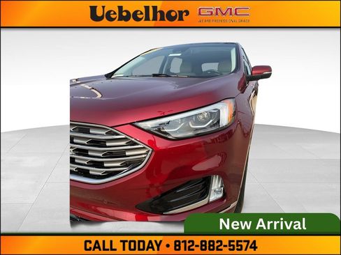 Used 2019 Ford Edge Titanium w/ Equipment Group 301A FWD image 13