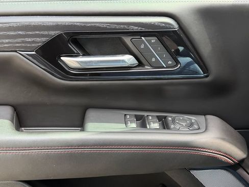 Certified 2025 GMC Yukon XL AT4 Ultimate AWD/4WD image 28