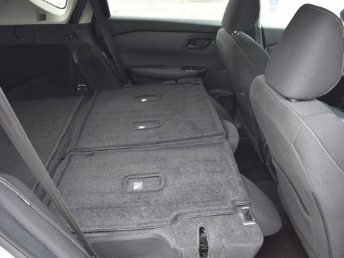 Used 2024 Nissan Rogue S FWD image 52