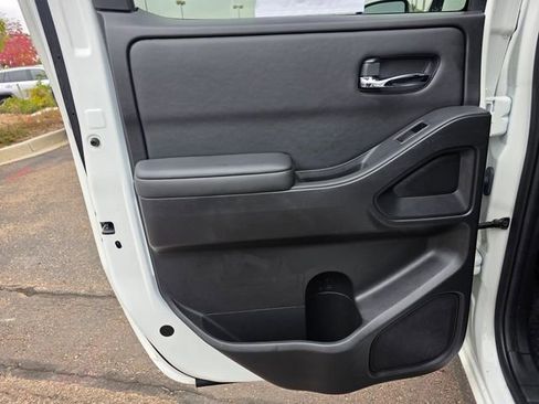 Used 2022 Nissan Frontier SV image 29