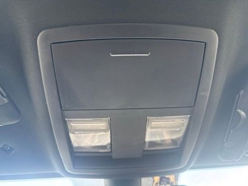 Used 2018 Dodge Challenger R/T RWD image 31