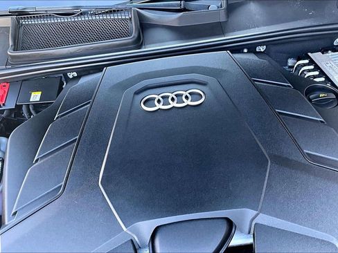 Used 2021 Audi Q8 Premium Plus w/ Premium Plus Package image 31