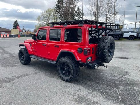 Used 2018 Jeep Wrangler Unlimited Sahara image 3