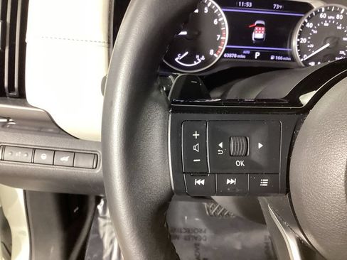 Used 2022 Nissan Pathfinder SL AWD/4WD image 21