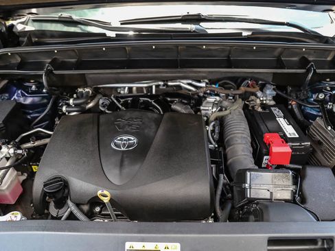 Used 2022 Toyota Highlander XSE FWD image 28