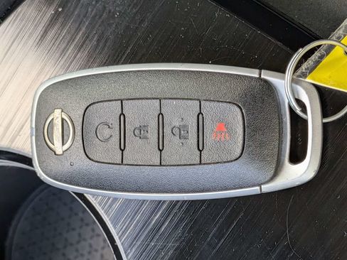 Used 2023 Nissan Rogue SV FWD image 29