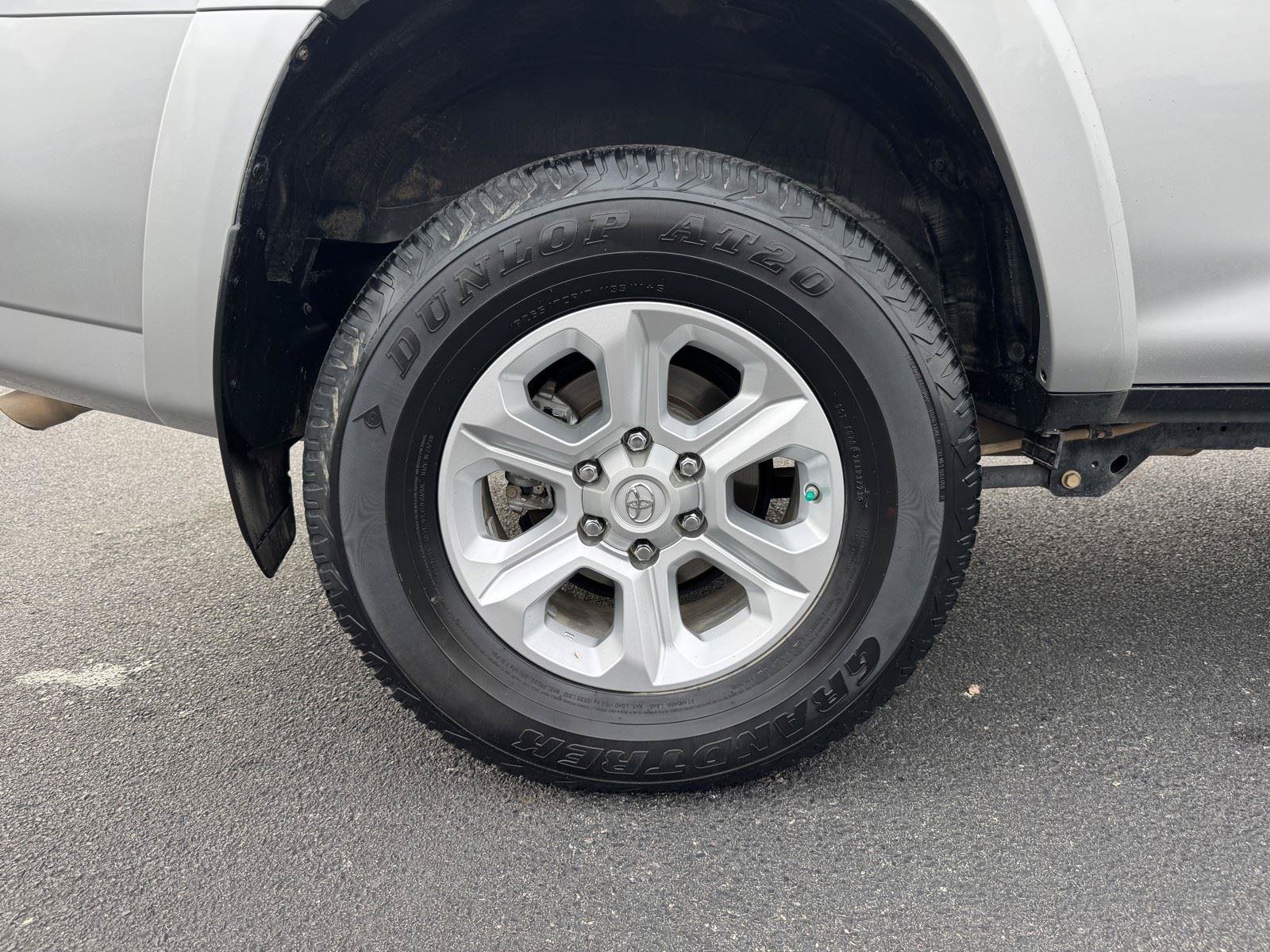 Used 2021 Toyota 4Runner SR5 AWD/4WD image 46
