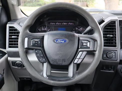 Used 2018 Ford F250 XL w/ Power Equipment Group AWD/4WD image 18