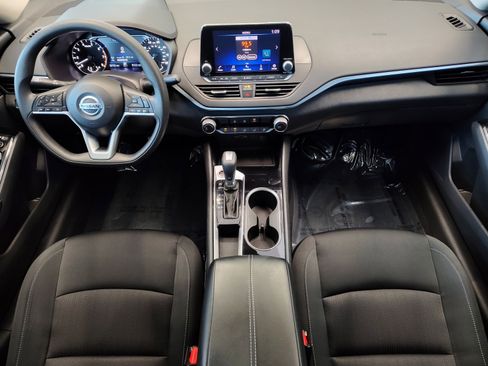 Used 2021 Nissan Altima 2.5 SV image 3
