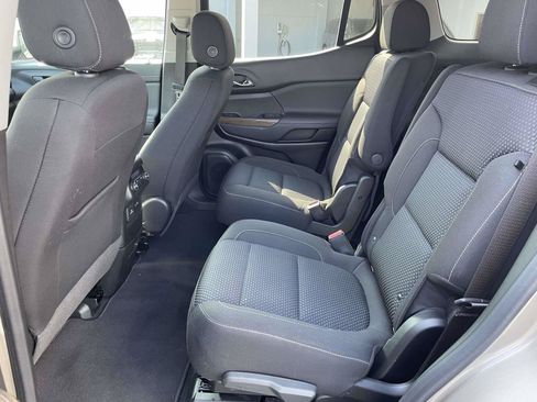 Used 2023 GMC Acadia SLE w/ Driver Convenience Package FWD image 13