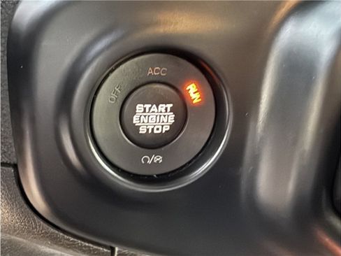 Used 2019 Jeep Wrangler Unlimited Sahara w/ Quick Order Package 24M Moab AWD/4WD image 41