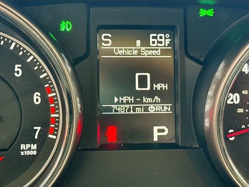 Used 2013 Jeep Grand Cherokee Overland AWD/4WD image 13